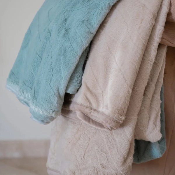 weavia Blanket , quality polyester for softness , one Size ( 220 X 240) , multi color