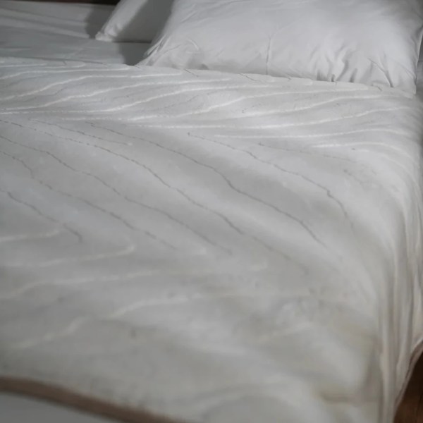 weavia Blanket , quality polyester for softness , one Size ( 220 X 240) , multi color