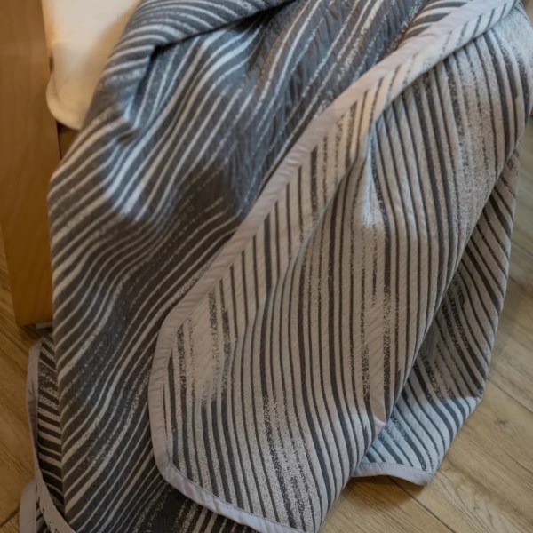 weavia Wavy Coverlet , 100% Egyptian cotton , one Size: 220×240 cm.