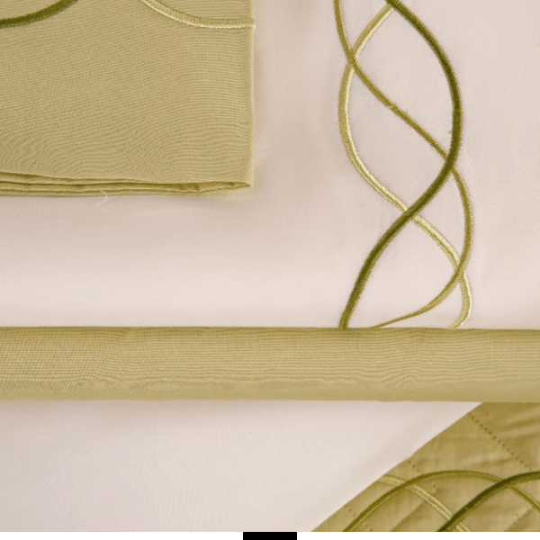 Galerie Mia Bed set--  one design