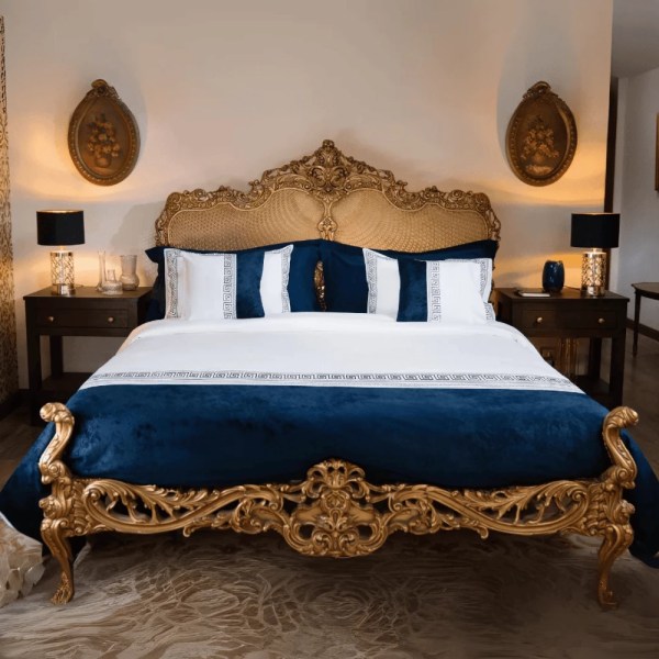TM home - Indulge in the epitome of elegance with the Versace Luxury Bedding Set 5 ( pcs ) - Multiple sizes