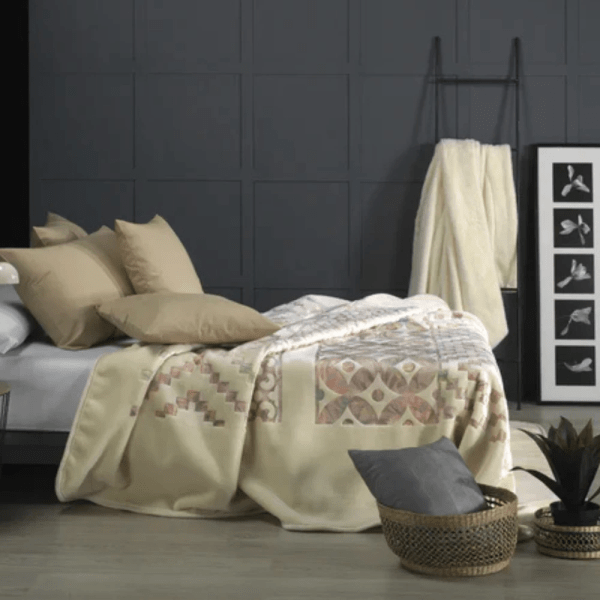 Casa Mora PELUXE Blanket Model I46 , 85% Acrylic /15% Polyester ,Multicolor ,one Size (220×240)