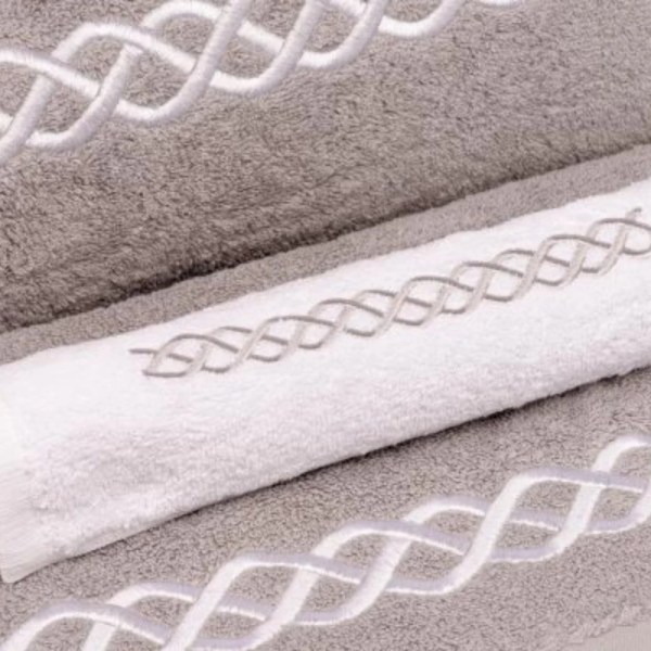 Galerie Madrid Matching Towel Set - one design & one size :31 × 35 × 8 cm