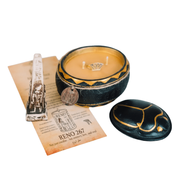 Rino Scarab Candle – Oud Scent – 6.5 × 8 cm